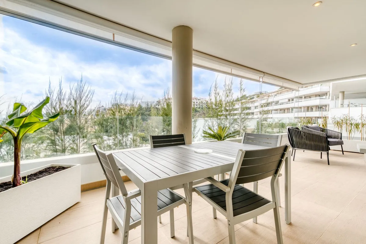 Comprar apartamento en Benahavis con 3 dormitorios