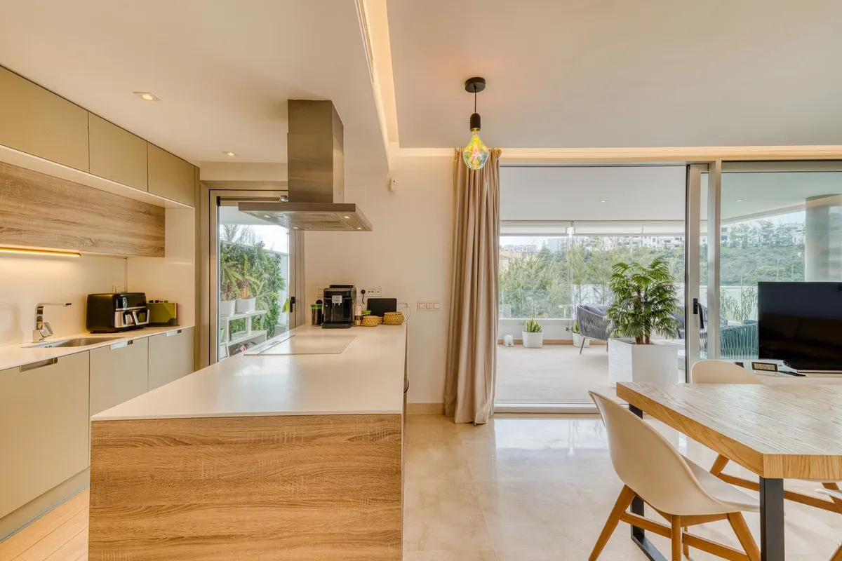 Comprar apartamento en Benahavis con 3 dormitorios