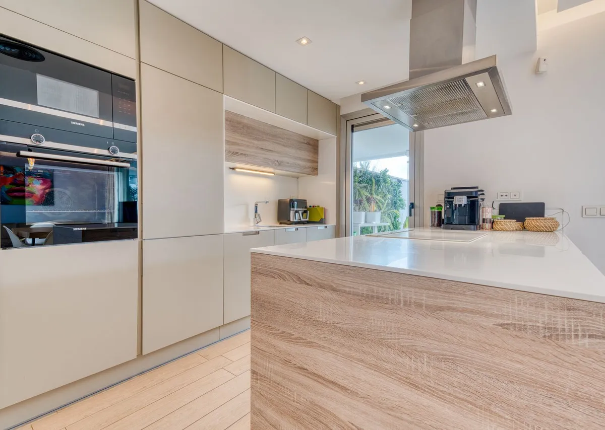 Comprar apartamento en Benahavis con 3 dormitorios