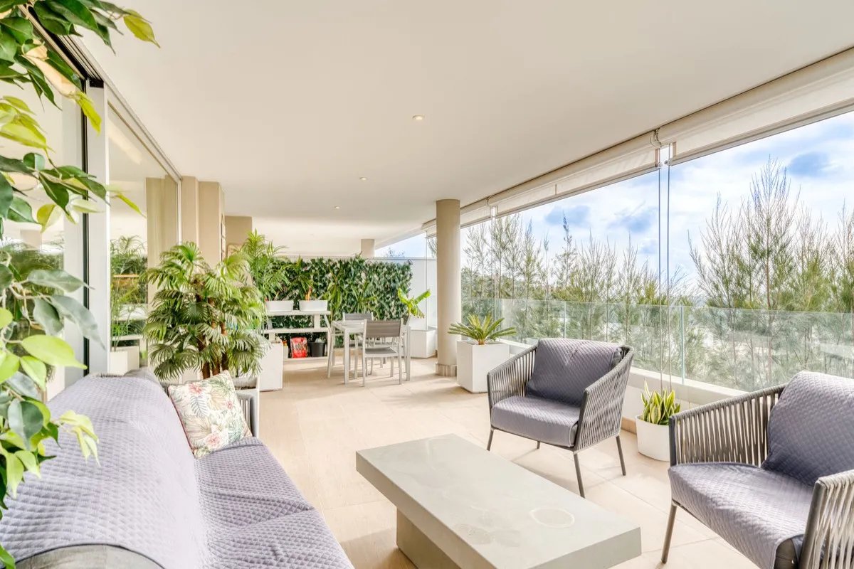 Comprar apartamento en Benahavis con 3 dormitorios