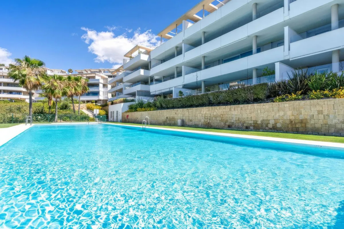 Comprar apartamento en Benahavis con 3 dormitorios