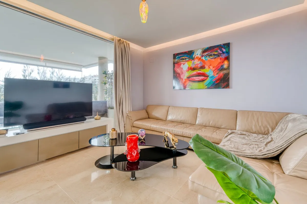 Comprar apartamento en Benahavis con 3 dormitorios