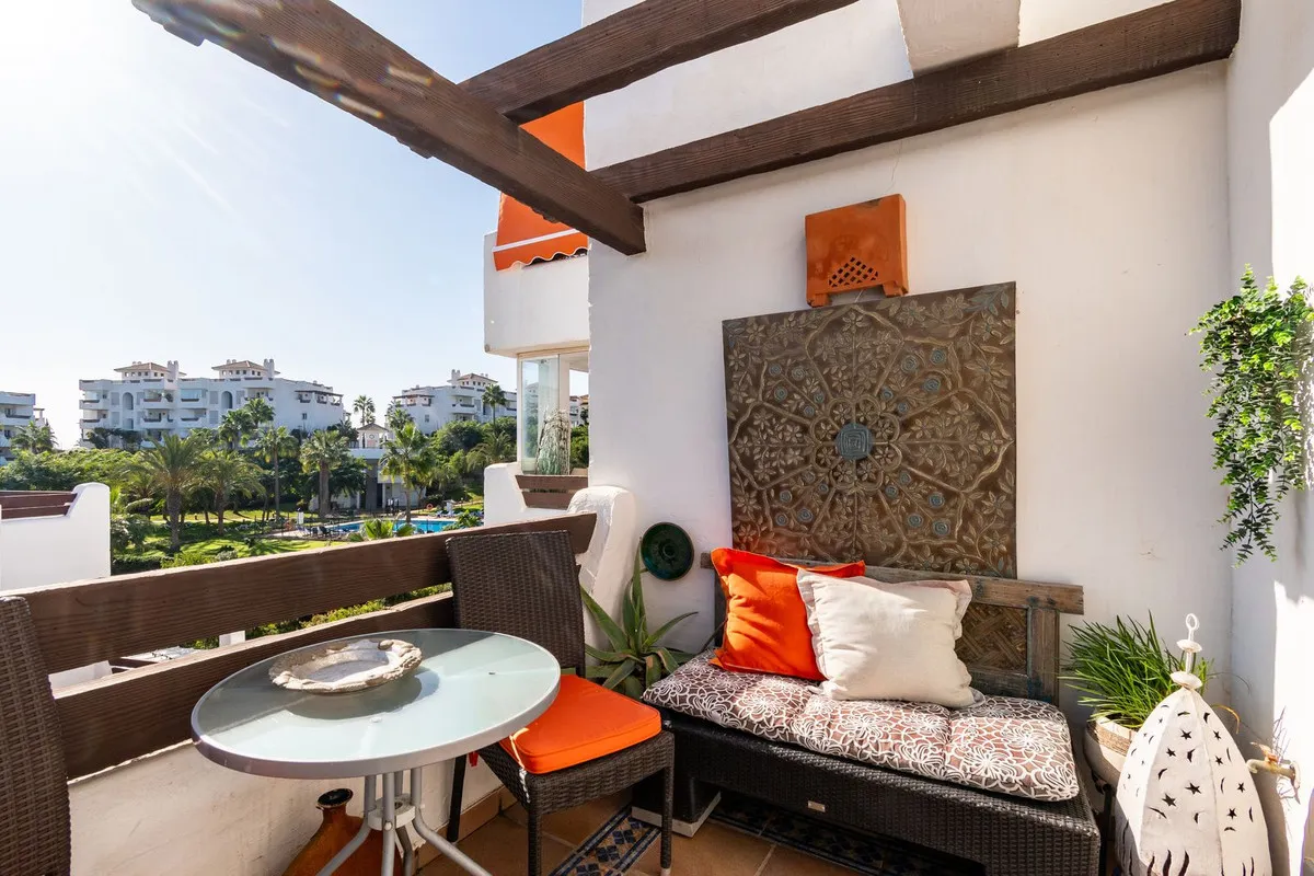 Apartamento en venta con 3 dormitorios en Estepona