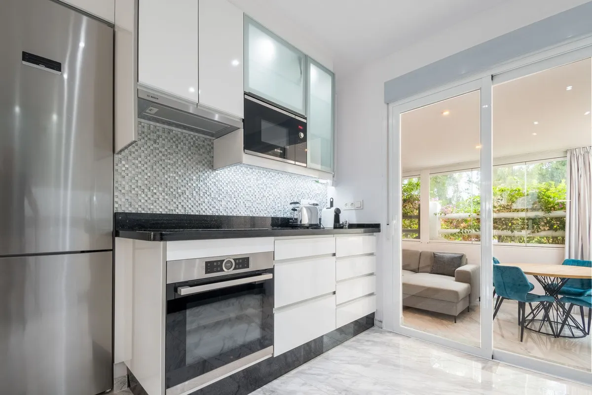 Apartamento planta baja en venta de 2 dormitorios en Marbella Golden Mile