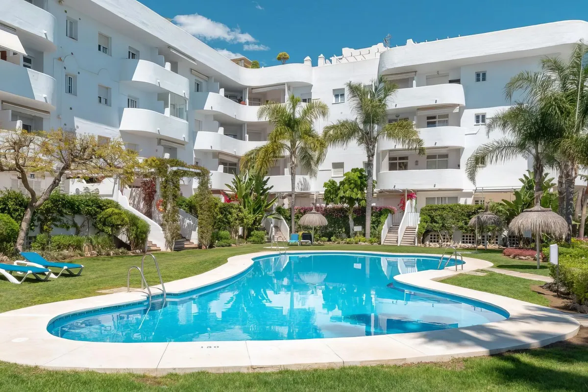 Apartamento planta baja en venta de 2 dormitorios en Marbella Golden Mile