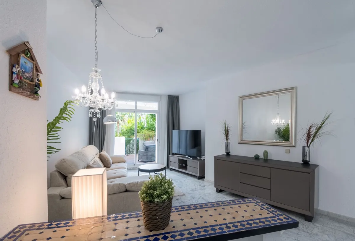 Apartamento planta baja en venta de 2 dormitorios en Marbella Golden Mile