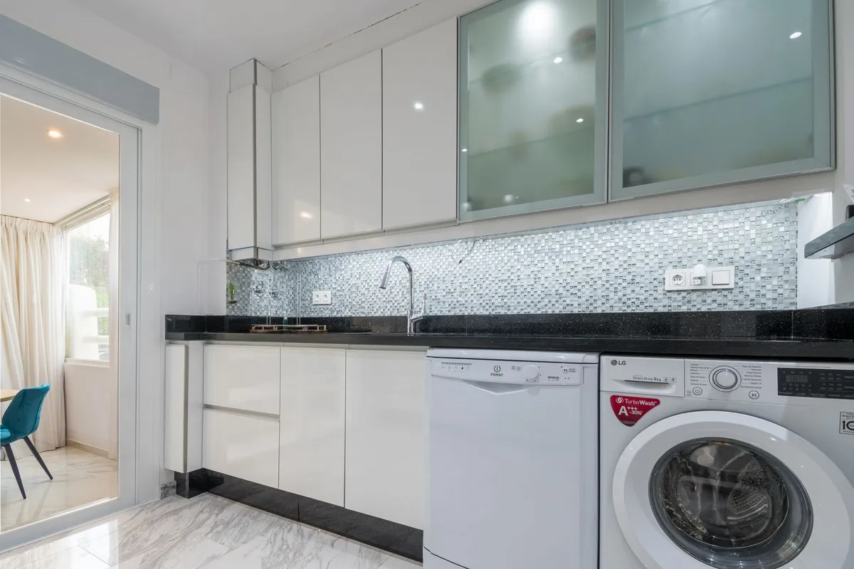 Apartamento planta baja en venta de 2 dormitorios en Marbella Golden Mile