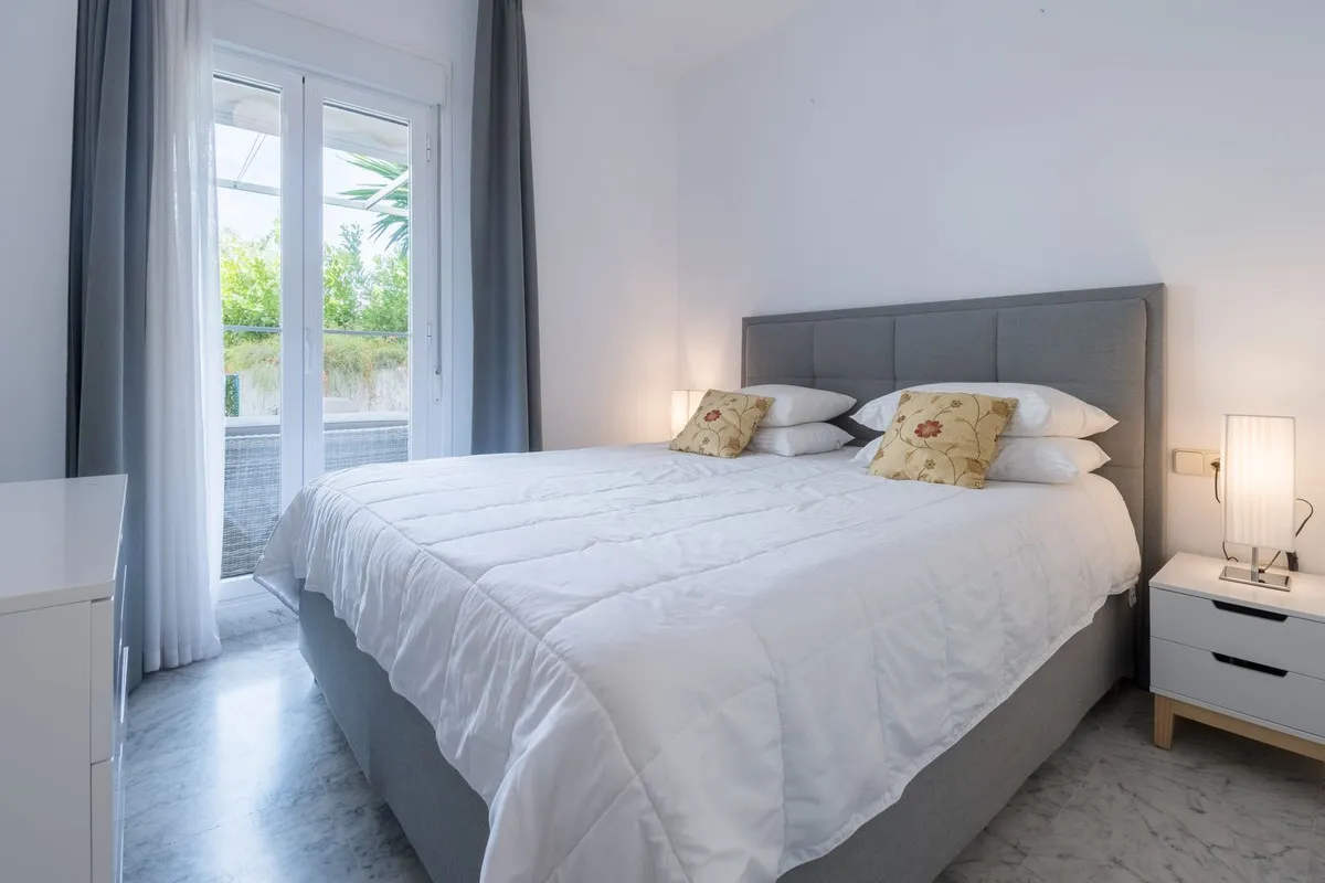 Apartamento planta baja en venta de 2 dormitorios en Marbella Golden Mile