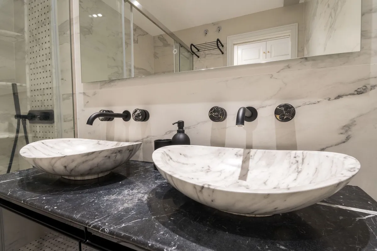 Apartamento planta baja en venta de 2 dormitorios en Marbella Golden Mile