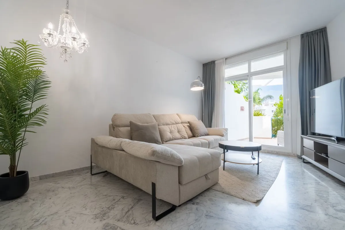 Apartamento planta baja en venta de 2 dormitorios en Marbella Golden Mile