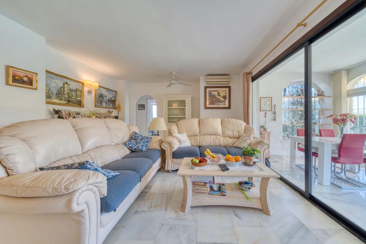 2 bedrooms ground floor apartment in El Paraiso for sale
