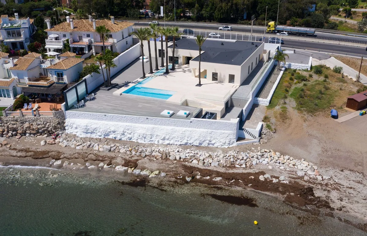 For sale 4 bedrooms villa in Mijas Costa