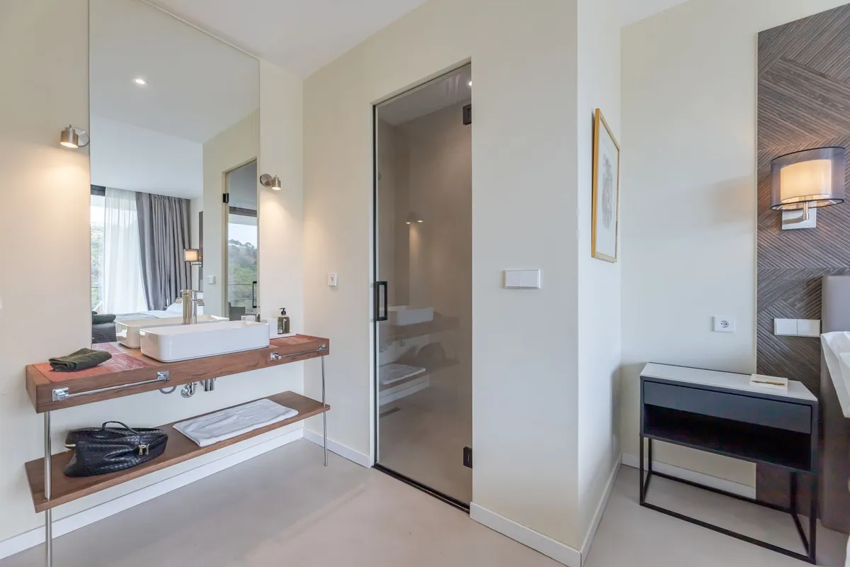 6 bedrooms villa in Benahavis for sale