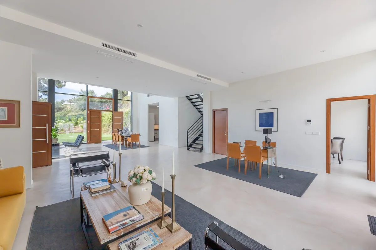 6 bedrooms villa in Benahavis for sale