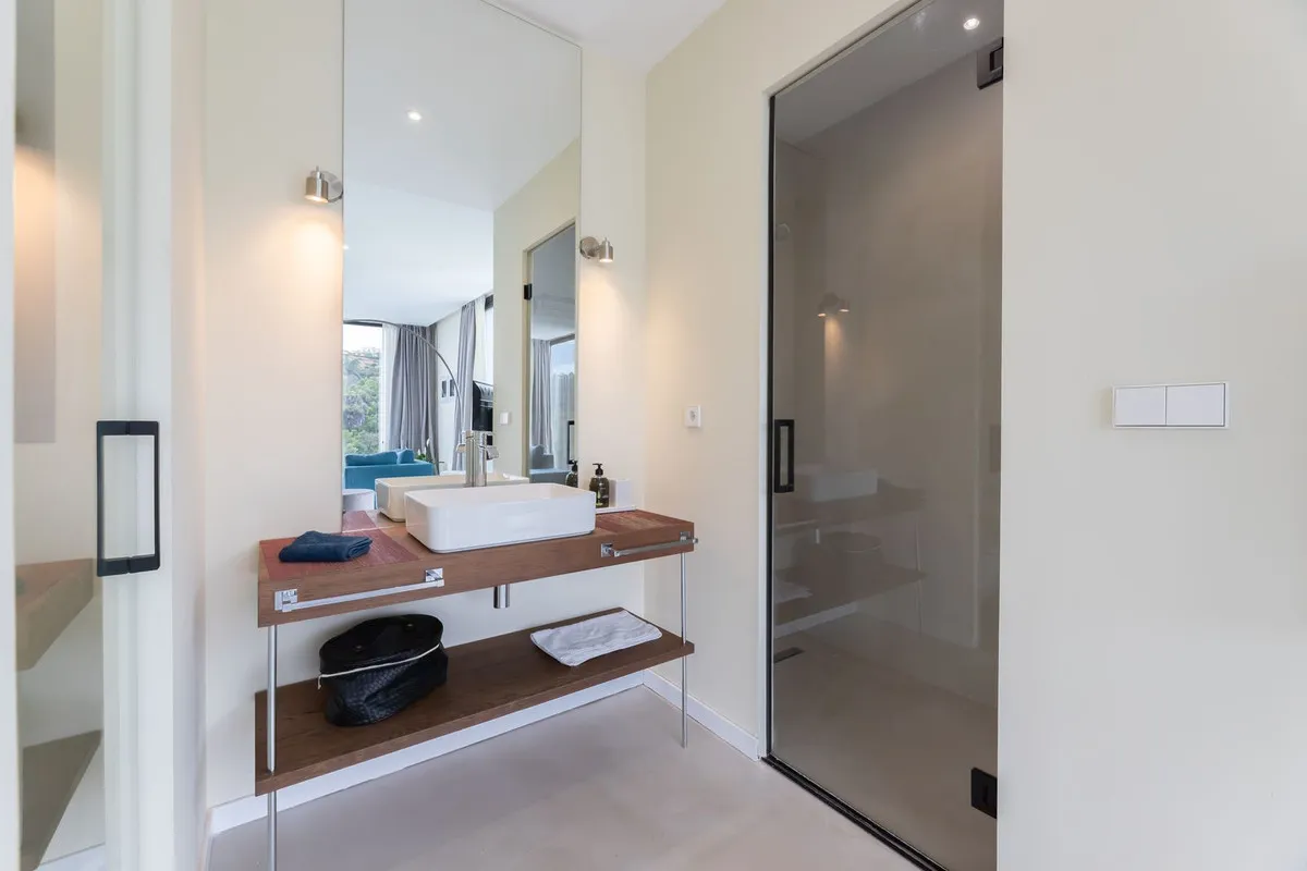 6 bedrooms villa in Benahavis for sale