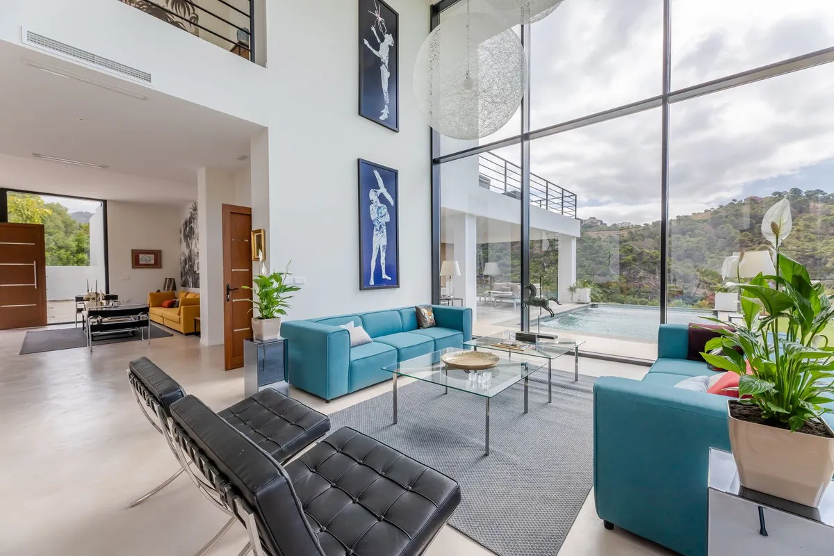 6 bedrooms villa in Benahavis for sale