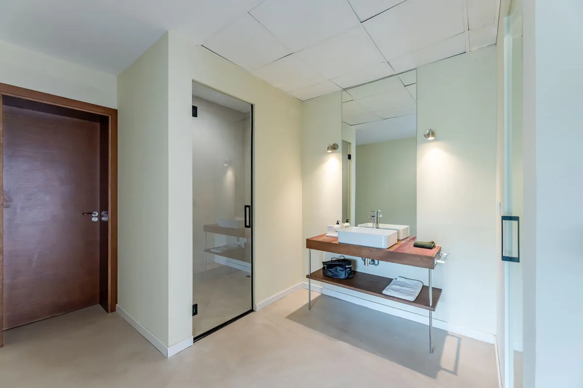 6 bedrooms villa in Benahavis for sale
