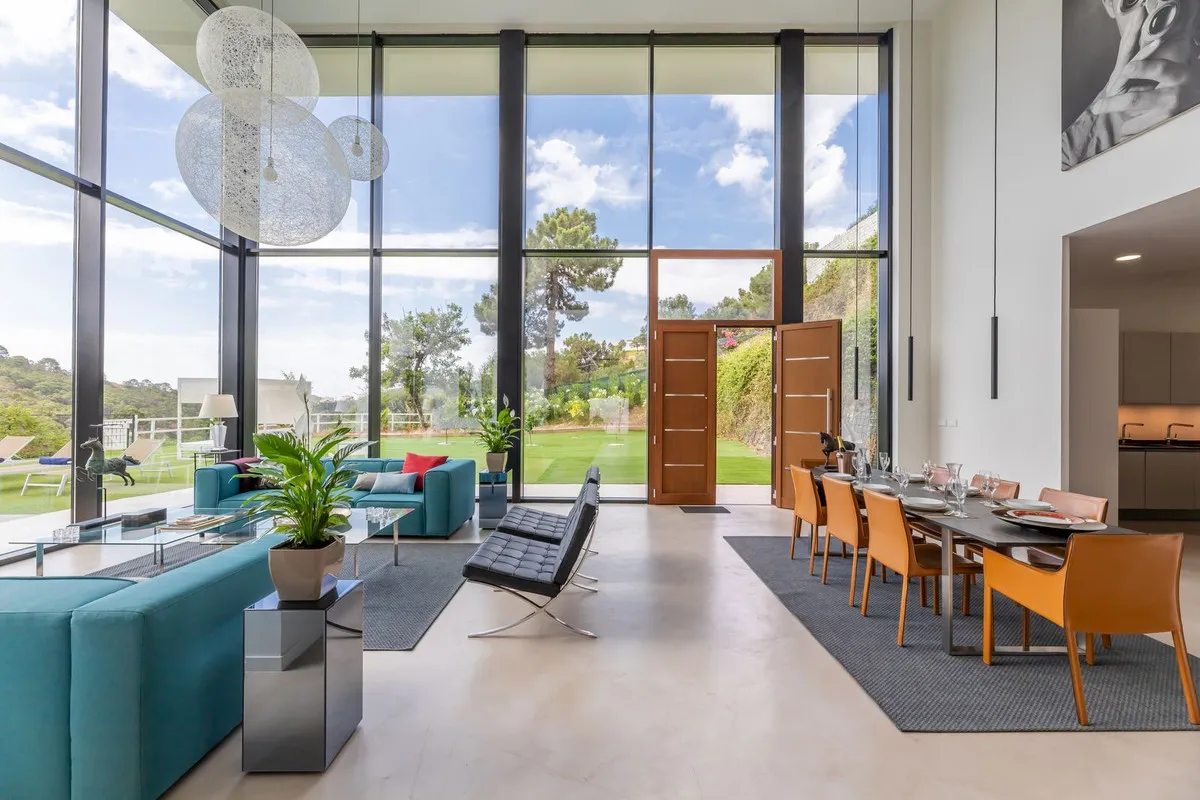 6 bedrooms villa in Benahavis for sale