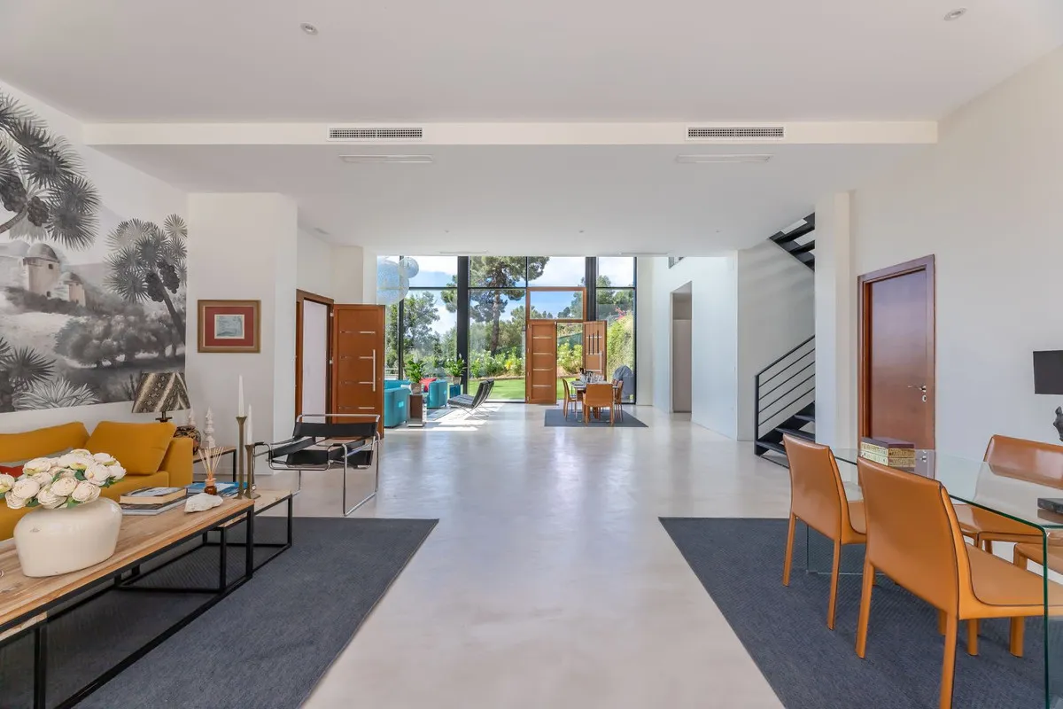 6 bedrooms villa in Benahavis for sale