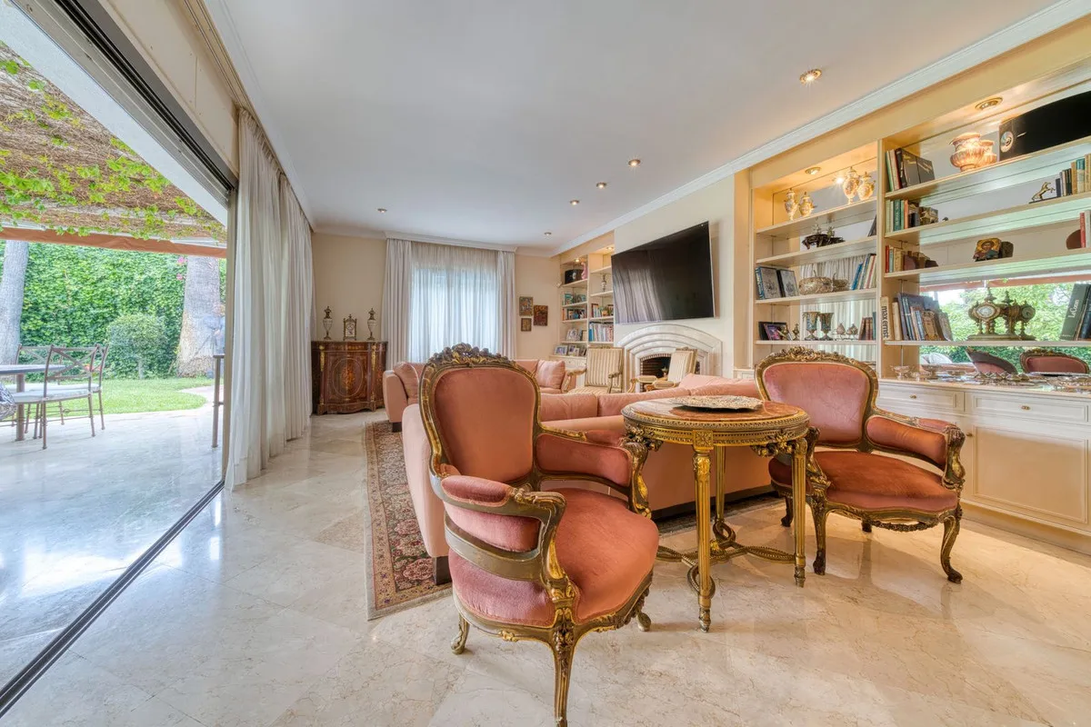 Los Monteros, villa a la venta