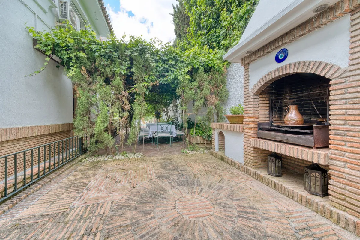 Los Monteros, villa a la venta