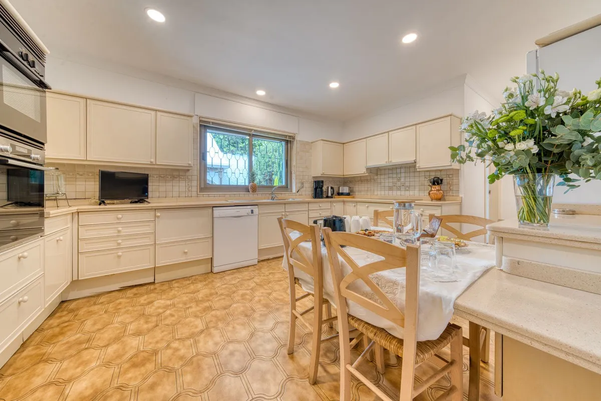 Los Monteros, villa a la venta