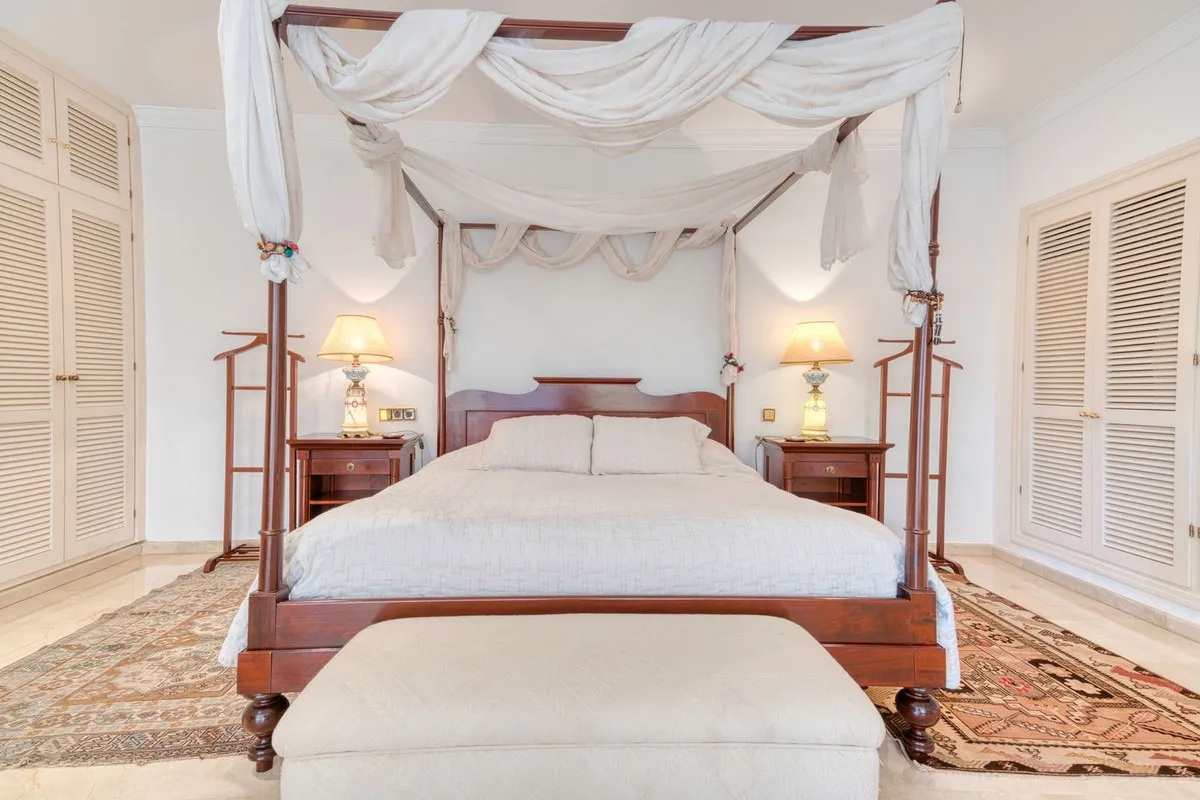 Los Monteros, villa a la venta