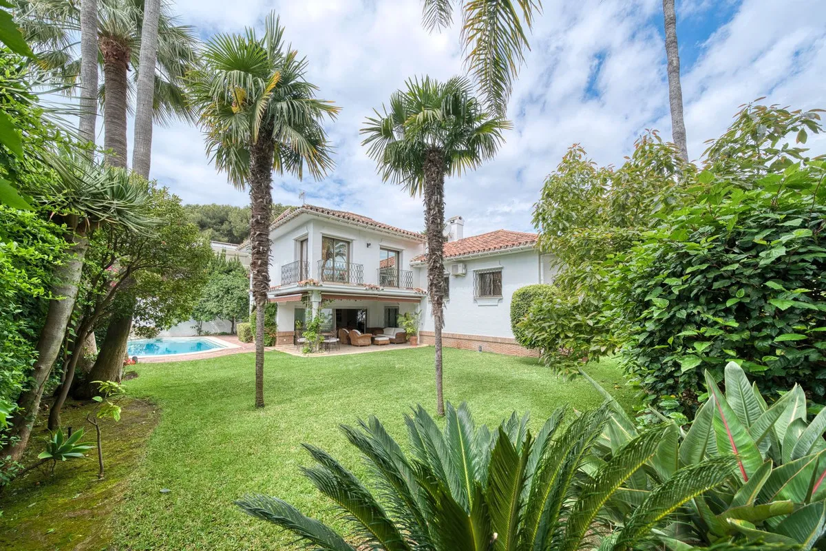 Los Monteros, villa a la venta