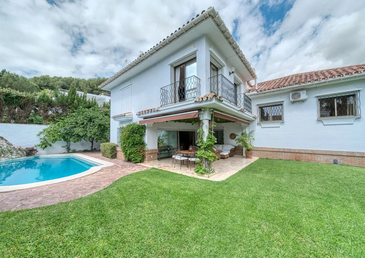 Los Monteros, villa a la venta