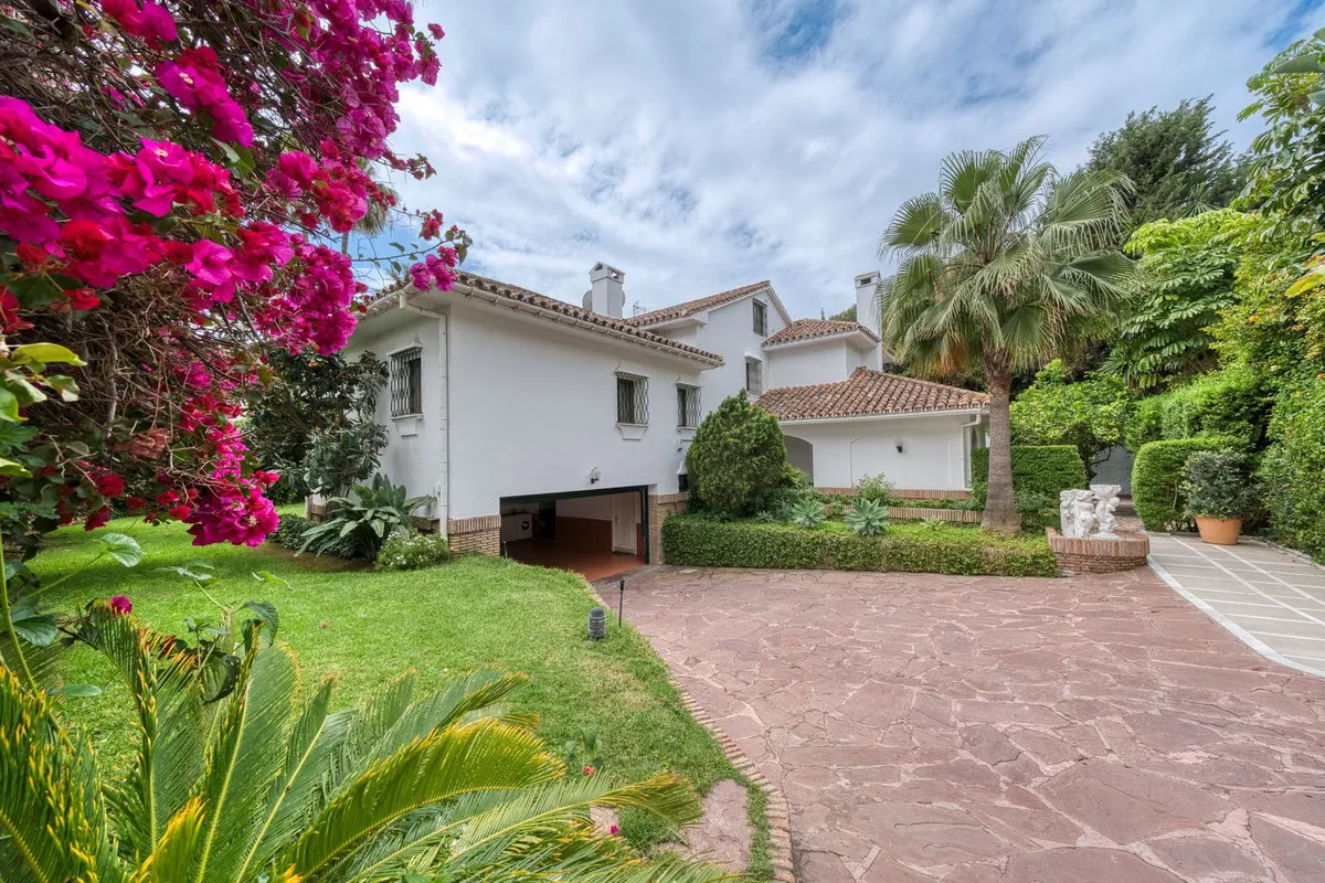 Los Monteros, villa a la venta