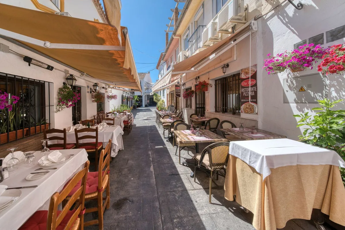 3 bedrooms town house for sale in Benahavis