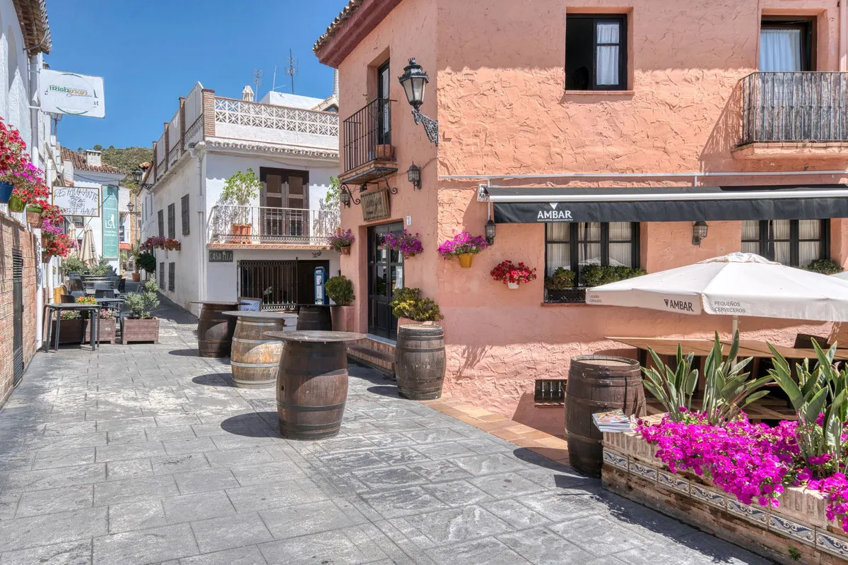 3 bedrooms town house for sale in Benahavis