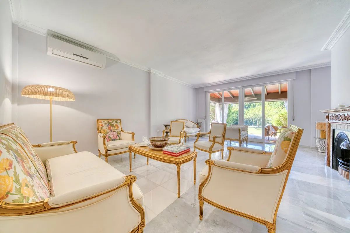 Nueva Andalucia, villa con 6 dormitorios en venta