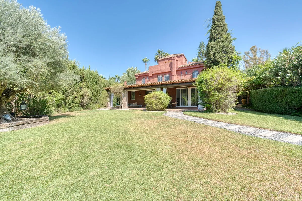 Nueva Andalucia, villa con 6 dormitorios en venta