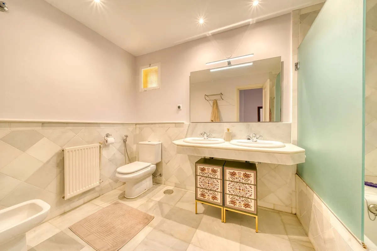 Nueva Andalucia, villa con 6 dormitorios en venta