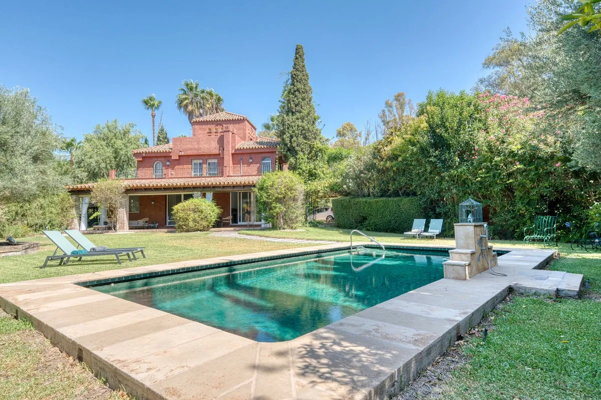 Nueva Andalucia, villa con 6 dormitorios en venta