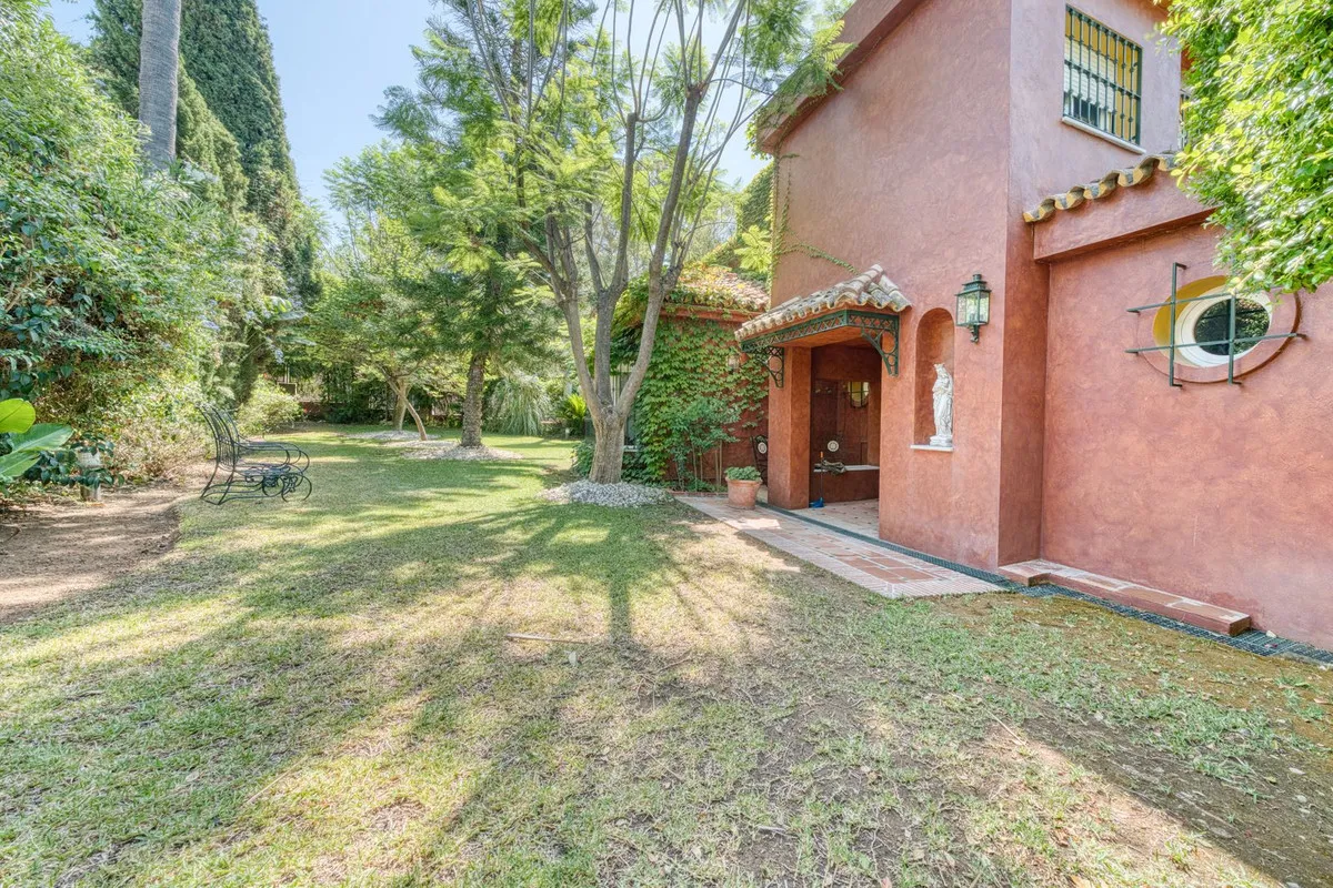 Nueva Andalucia, villa con 6 dormitorios en venta