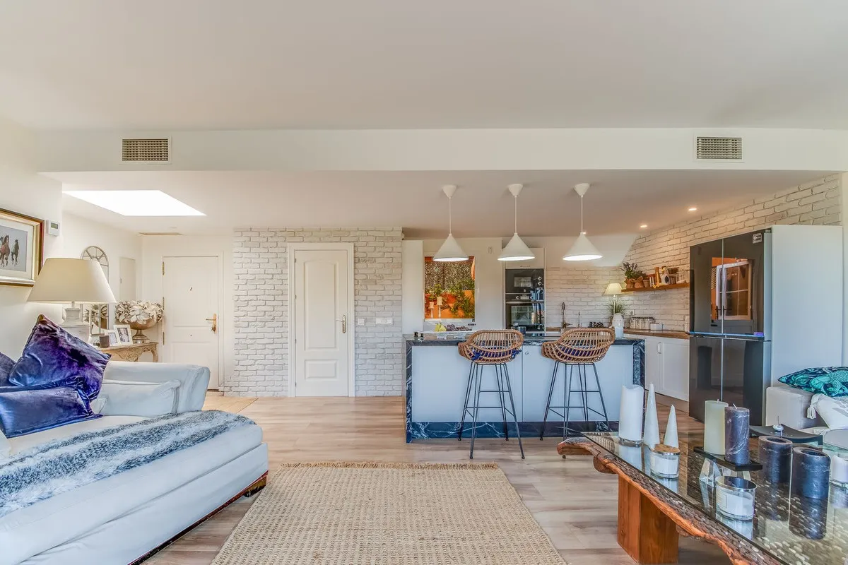 Ático con 2 dormitorios en venta en La Duquesa