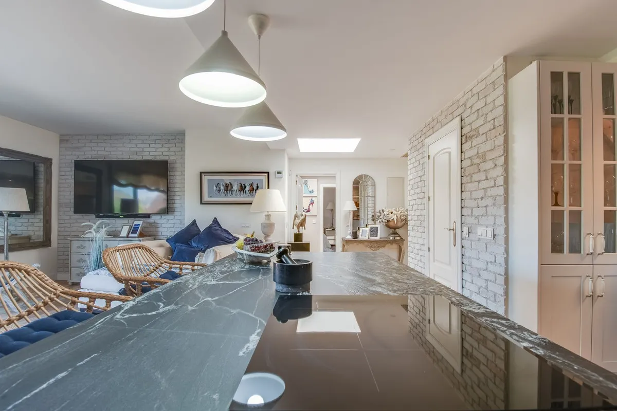 Ático con 2 dormitorios en venta en La Duquesa