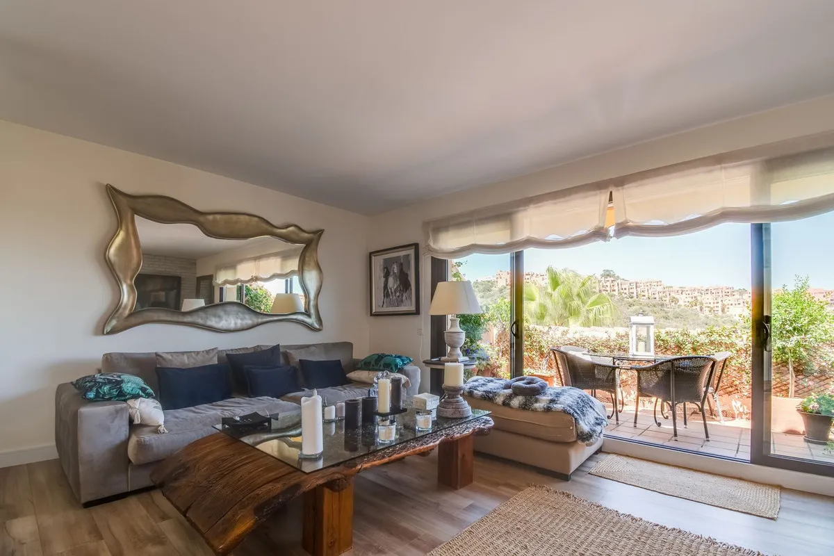 Ático con 2 dormitorios en venta en La Duquesa