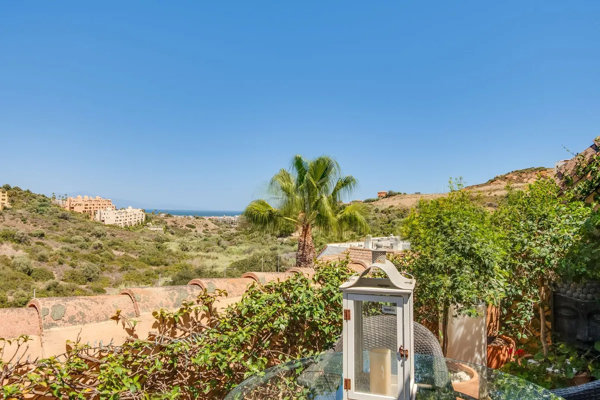 Ático con 2 dormitorios en venta en La Duquesa