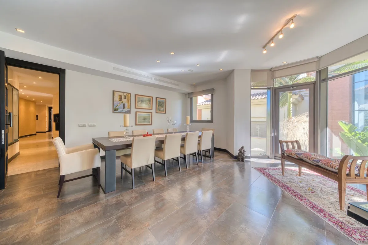 For sale apartment in Marbella - Puerto Banus with 6 bedrooms