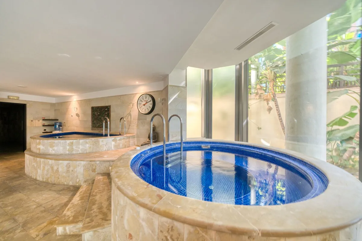 For sale apartment in Marbella - Puerto Banus with 6 bedrooms