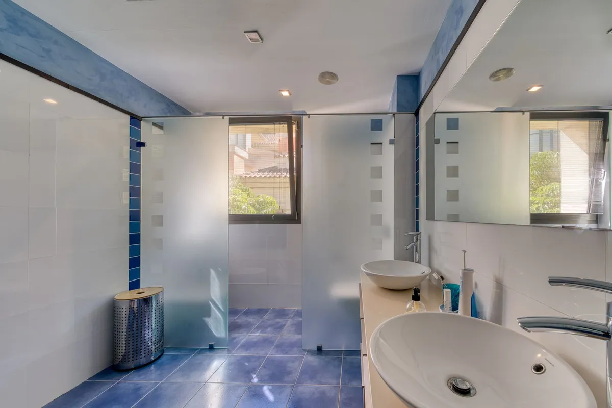 For sale apartment in Marbella - Puerto Banus with 6 bedrooms