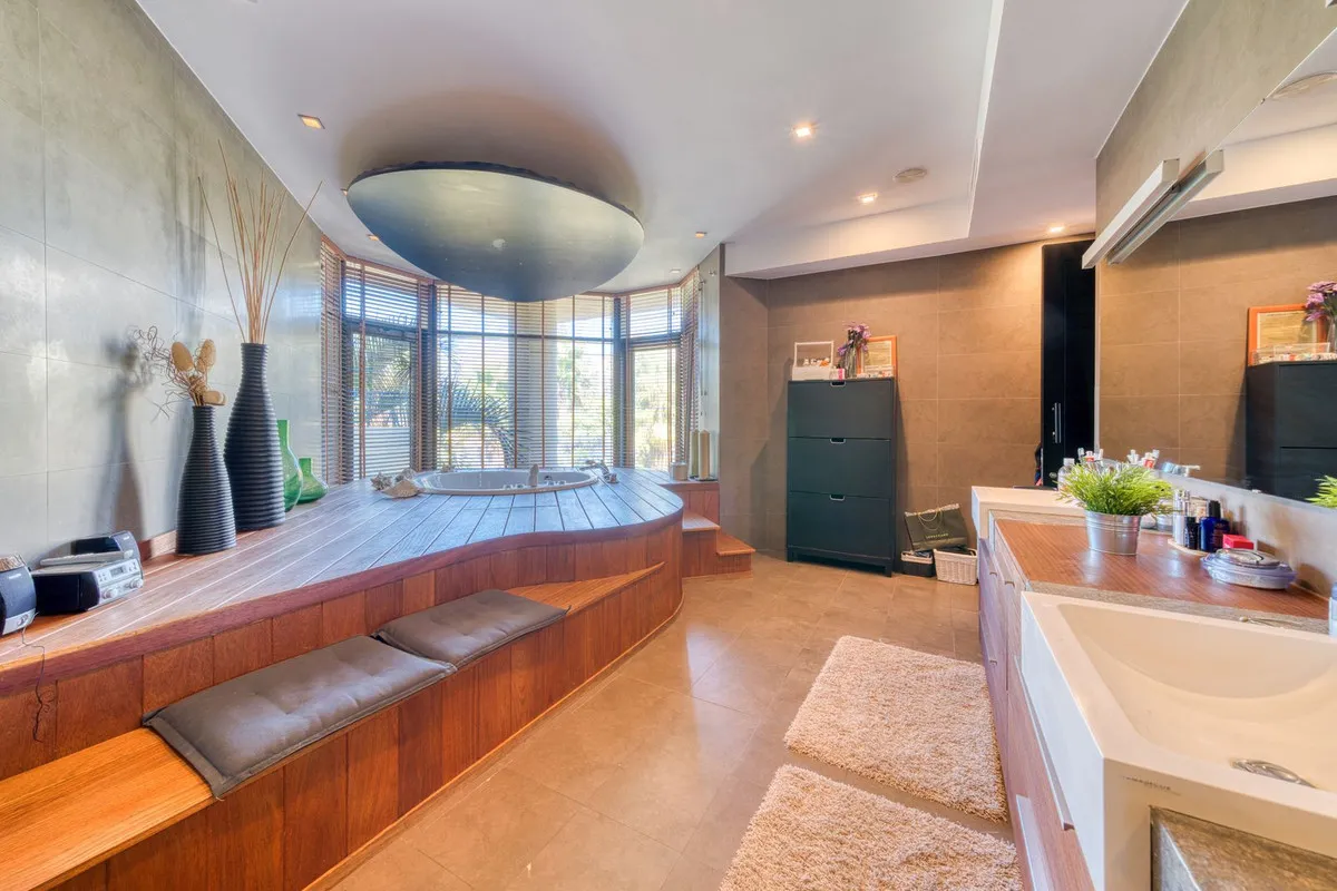 For sale apartment in Marbella - Puerto Banus with 6 bedrooms