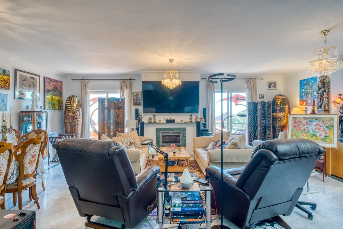 For sale La Duquesa apartment with 3 bedrooms