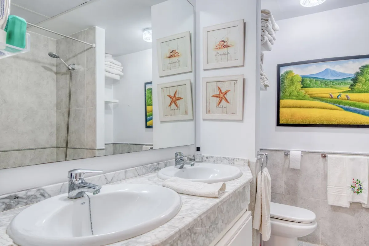 For sale La Duquesa apartment with 3 bedrooms