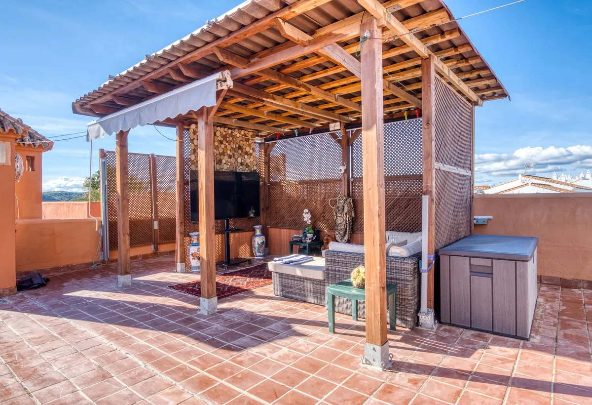 For sale La Duquesa apartment with 3 bedrooms