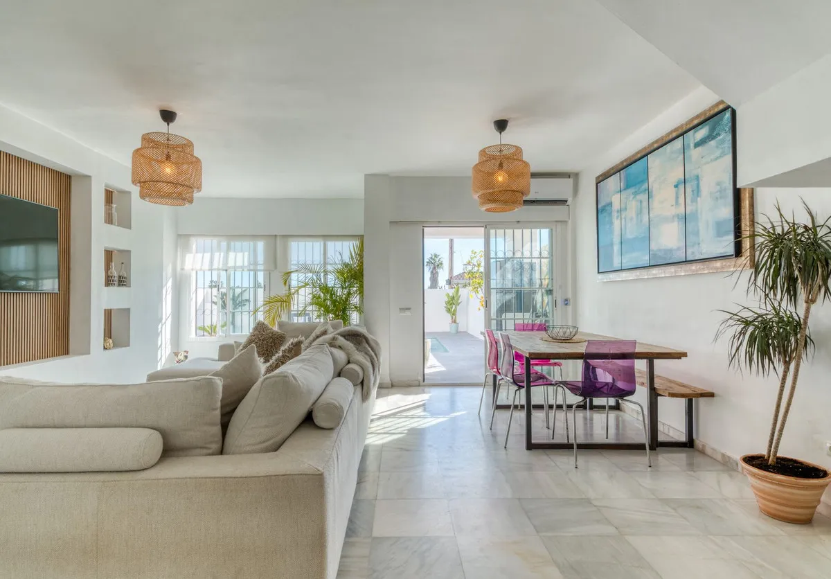 Villa de 4 dormitorios en venta en New Golden Mile