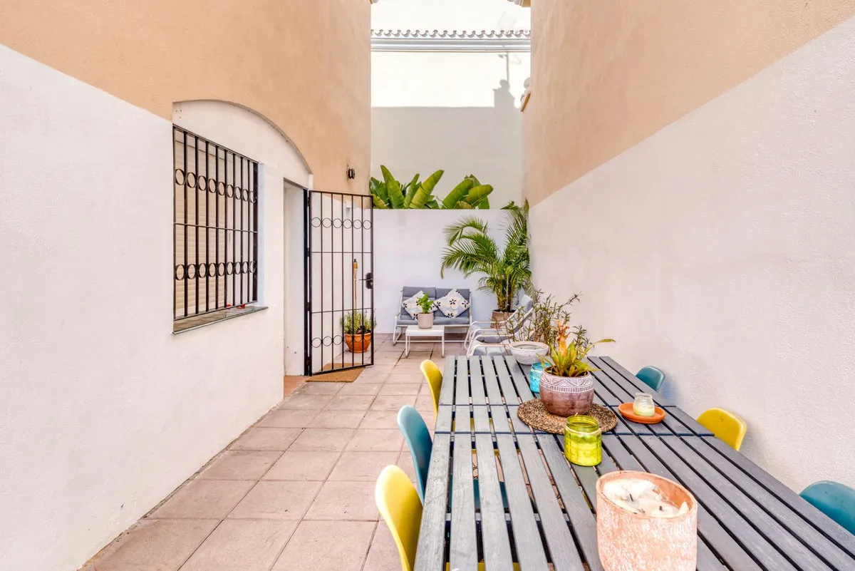 Villa de 4 dormitorios en venta en New Golden Mile